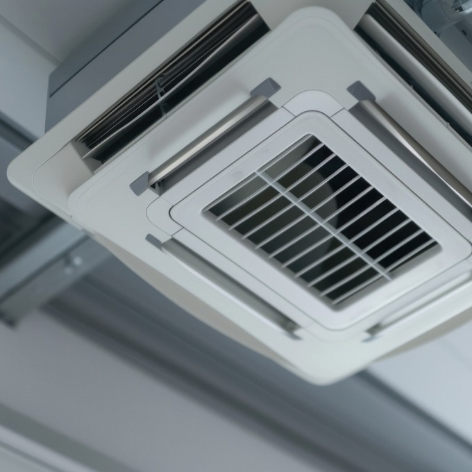 Commercial heating and cooling system air conditioning unit